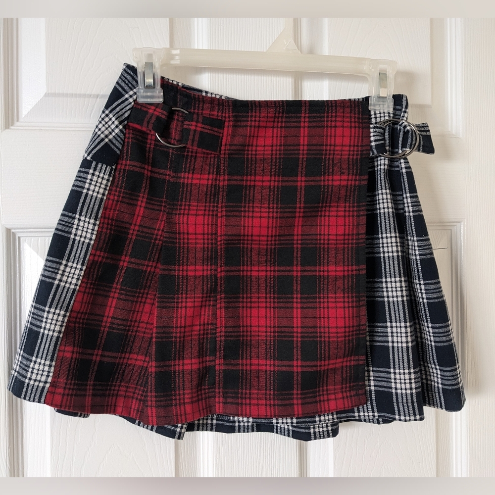 MAGS & PYE Schoolgirl Pleated Plaid Wrap Mini Skirt Red White & Black Size XS